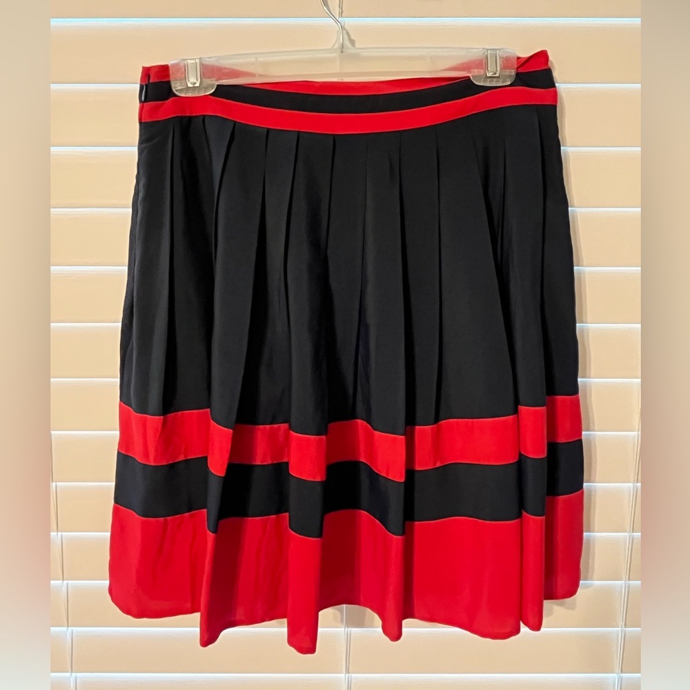 Tommy Hilfiger size 6 Pleated Red and Blue Skirt